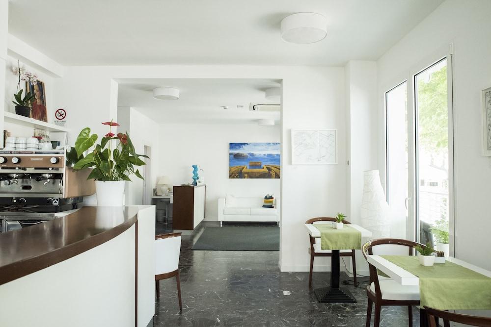 Hotel Houston Suites Rimini Exterior photo