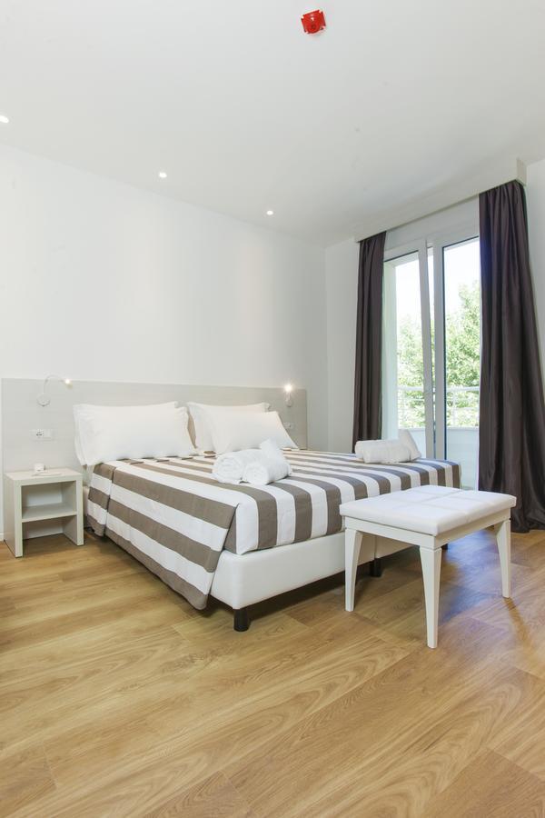 Hotel Houston Suites Rimini Exterior photo